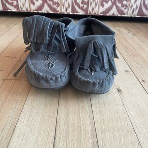 Manitobah Mukluks paddle moccasins size 7